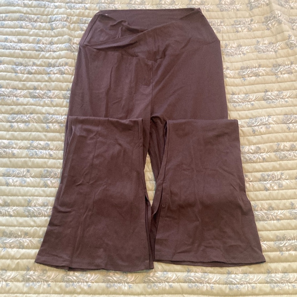 Buckle Flare Leggings